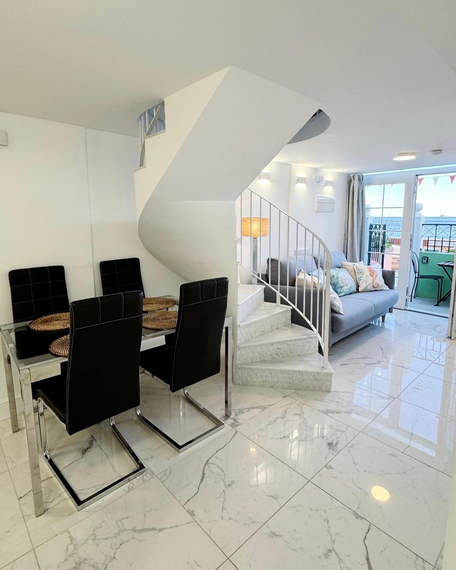 Unique Waterfront Duplex On The Mediterranean - Caleta, Catalan Bay Gibraltar Exterior foto
